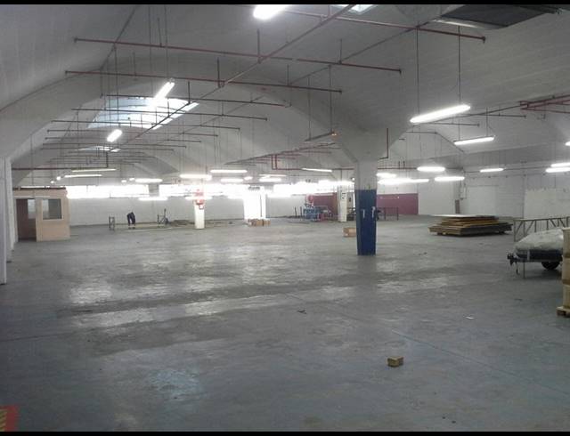2,200M² WAREHOUSE TO LET IN NDABENI